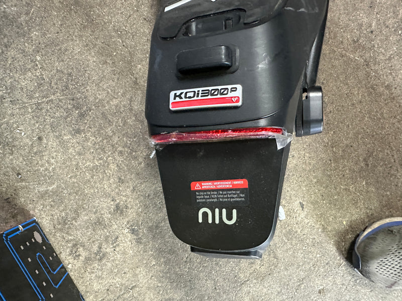 NIU - KQi 300P Foldable Electric Kick Scooter W/ 30 mi Max Range & 20 mph Max Speed - Black