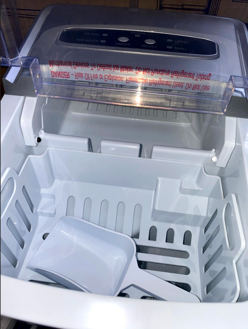 Insignia 26-Lb. Portable Ice Maker - Silver