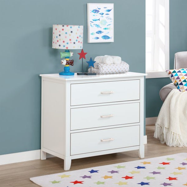 Dream On Me Universal 3 Drawers Chest Mid Century Modern In White, Model #600-WHITE